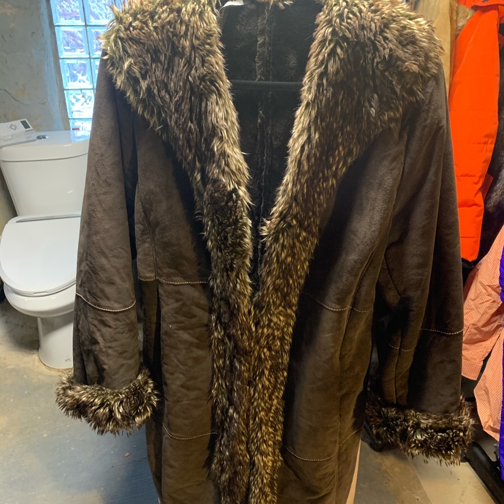 Shearling Coat Size M/L - Picture 2 of 3